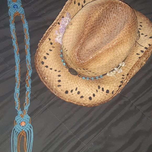 Macrame hat hanger - Picture 2 of 5